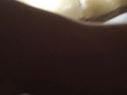 钟情于口交的混血妹子舔鸡巴的时候表情很享受
