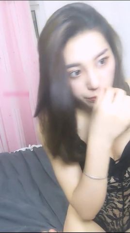 喵姐姐吃点水果补充体力然后大秀
