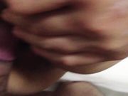 丝袜熟女阿姨的大黑逼被插的满满的