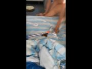 给老婆约个单男家里床上操 被操得花心振振颤抖 叫床声没停过