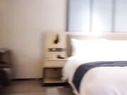 初次约炮就被小哥哥偷拍