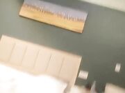 深夜清纯嫩妹床上后入抽插扶着屁股大力猛顶