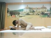 小少妇翘起大屁股对着镜头舔屌扶着腰正入抽插