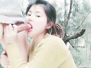 户外口交大鸡巴主动上位抽插撅着屁股爆菊花