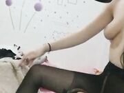 网红美女骚大宝和帅男友小圆凳子上啪啪