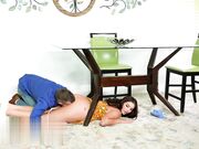 曲线宝贝曼迪·缪斯需要在她多汁的鼻涕里有一只黑色的大公鸡