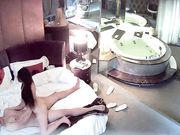 情趣酒店豪华套房水滴摄像头监控偷拍貌似很饥渴很主动的美眉上位骑坐鸡巴