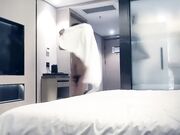 约骚气嗲嗲眼镜性感妹子黑丝高跟撕裆摸逼侧入