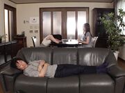 绝对不让我从嘴里射出来的姐姐用追求吞精破坏了证据 偷偷作弊口交 森沢かな2