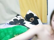 露脸黑丝主动上位崛起屁股让小哥后入抽插压在身下暴力打桩