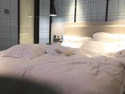 齐逼小短裤光滑美腿网红外围美女 小骚货里面没穿内衣 洗完澡进入正题