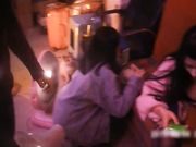 美容店外面看上个漂亮大胸美女等了一会才轮到,果然好货色胸大咪咪头小,逼逼丰满毛又少