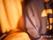 美容店外面看上个漂亮大胸美女等了一会才轮到,果然好货色胸大咪咪头小,逼逼丰满毛又少