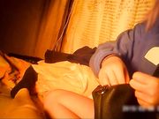 美容店外面看上个漂亮大胸美女等了一会才轮到,果然好货色胸大咪咪头小,逼逼丰满毛又少