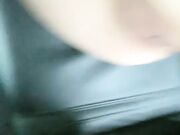 车震粉短袖翘屁股扭动手指扣弄舔逼口交