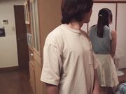 败给了邻居家妈妈的巨乳姐姐的诱惑 日复一日地被打倒 小花のん1