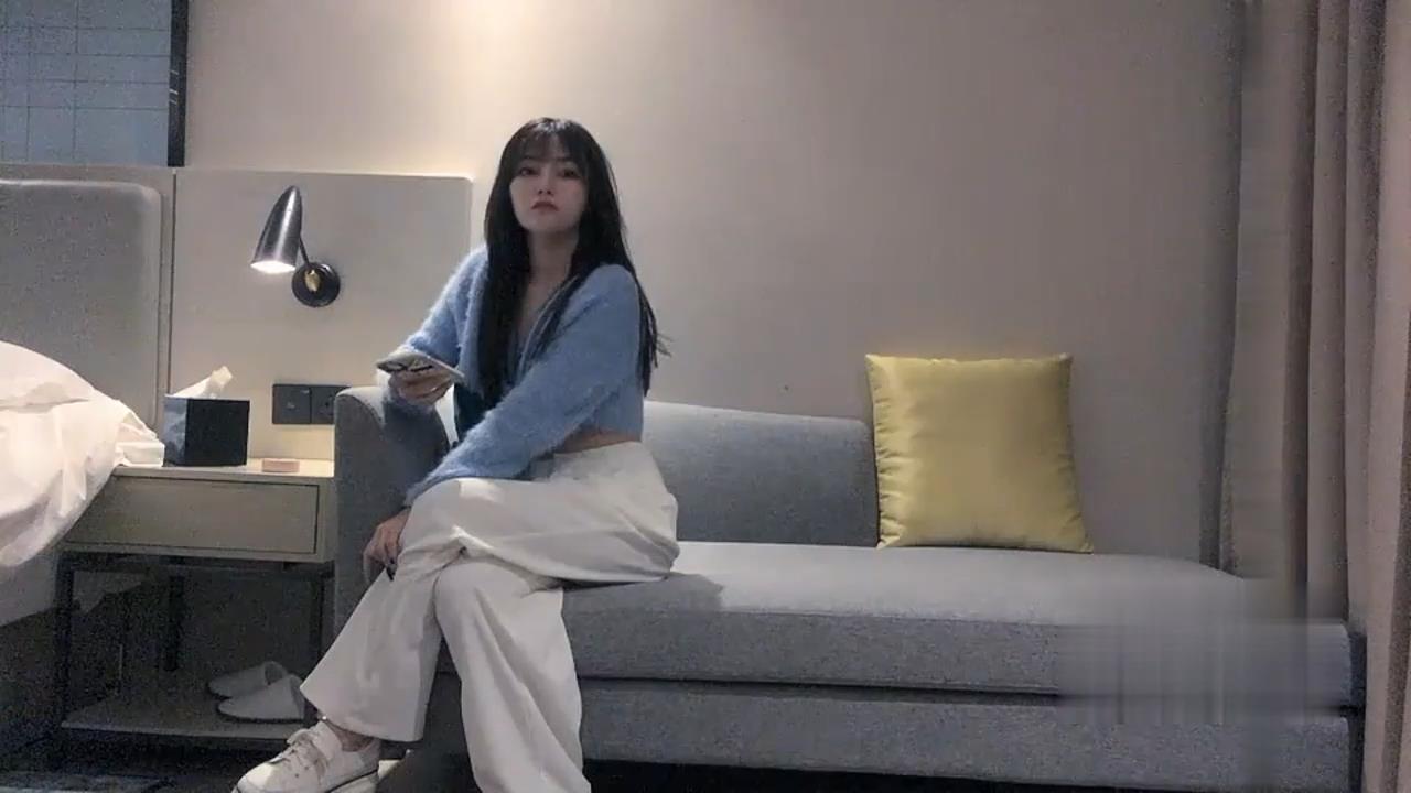 胖男探花酒店约操美乳御姐口交上位01