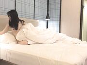 全国探花白衣妹子口交舔弄穿上肉丝插嘴骑乘
