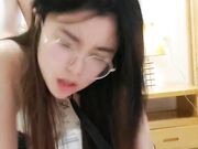 性奴母狗黑丝高跟跪地爬行口交鸡巴深喉
