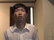 妈妈突然被儿子袭击 慌了1