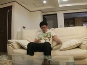 她一碰到乳头就高潮 这很可爱1