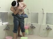 在工作服里面 我察觉到了女性的性欲和淫秽的女性身体在偷偷蠕动1
