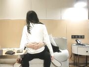 约战神似张碧晨外围 激战中途被人推门而入 妹子吓得浑身颤抖要跑路