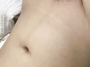 母子乱伦 爸爸在客厅喝茶儿子潜入卧室把妈妈操了