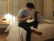 蓝衣好身材丰乳肥臀妹子口活不错抬起腿来猛操