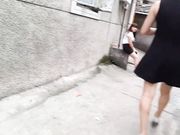 假日的城中村真繁荣大白天小巷到处坐着等客的妹子，挑了个漂亮少妇出出火1080P高清无水印