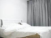 网恋良家三天奔现浴室洗澡站立后入连干两炮