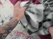 玛雅帮助肯尼迪 克莱斯勒擦亮男友的大鸡巴并吃掉她的阴部作为早午餐