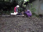 如果你仔细观察她的裸体风格 你可以看到她乳头的颜色1