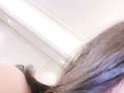甜美眼镜美少女桃子 极品大肥臀超诱人 特写屁股抖动 手指拍打小穴扣弄