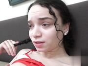 白皙巨乳室友让我神魂颠倒