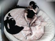 白嫩大学美女就被男友扑倒扯掉裤子强行啪啪,操太久受不了