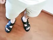 灰丝高跟骚主管勾搭来应聘的小弟弟啪啪做爱 刚还说还很羞涩 后来提枪上阵一顿操
