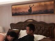 司机小王趁老板开会的时候和他姘头在会所房间偷情骚货上位扭屁股很淫骚