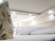 女神级极品性感大美女公寓上门援交有点害羞 聊了一会后才放开啪啪 人美逼嫩