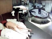 胸大漂亮的美女被猥琐男用情趣道具搞的欲死欲仙 受不了了主动骑在男的身上要