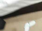 骚逼少妇跟渣男玩3P 躺在床上被肆意蹂躏 上面被草嘴下面被渣男用跳弹玩逼