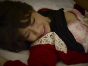 女孩们在上学路上和放学后露出阿赫高脸并陷入高潮的整个故事 2