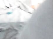 极品少女露脸颜值不错的小妞 逼毛都没有就被大哥干了 口交大鸡巴让大哥揉着奶子