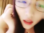 风骚的大二学妹兴起了情趣睡衣包裹不住的诱惑 露脸暴力口交这小嘴真能抗草