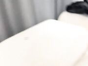 摸摸搞搞半推半就，扒掉内裤舔逼