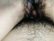 勾引正在玩电脑的漂亮小嫂子
