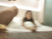 约操良家眼镜妹 穿上黑丝再干一炮 抓起大屌舔 骑乘姿势打桩机