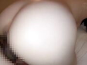 在快感的巅峰中 跨性别美女发出豪迈的射精 2