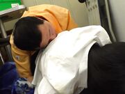 在正常体位下抬起腰部 身体后仰达到高潮的姿态2