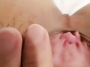 淫荡姐妹花 真实随机勾引附近的人性爱啪啪 和闺蜜应战屌丝男玩双飞 爽翻了